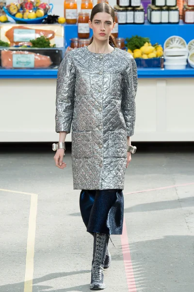 Look 64